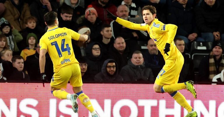 Leeds United Secure A Two Point Lead With Late Win At