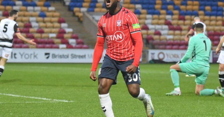 York City Come From Behind To Beat Darlington 3 1 In