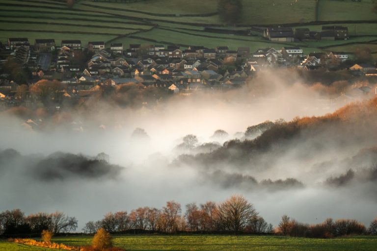 Weather warning of 10 hours of mist and travel disruptions