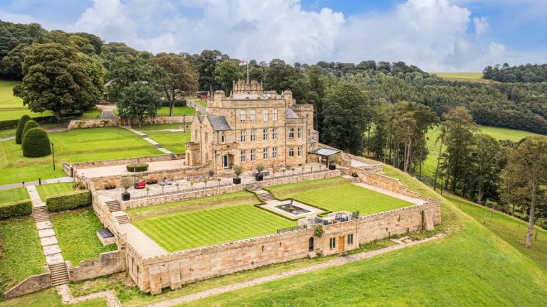 Yorkshire castle, which mary queen of scotland visited, is on